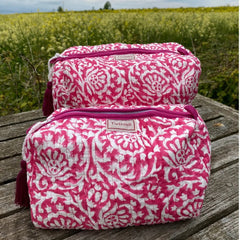 Medium Quilted Wash bag - Pink