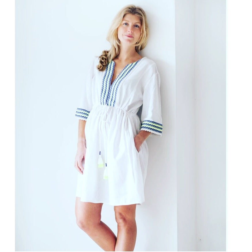 White dress / kaftan with neon yellowedges